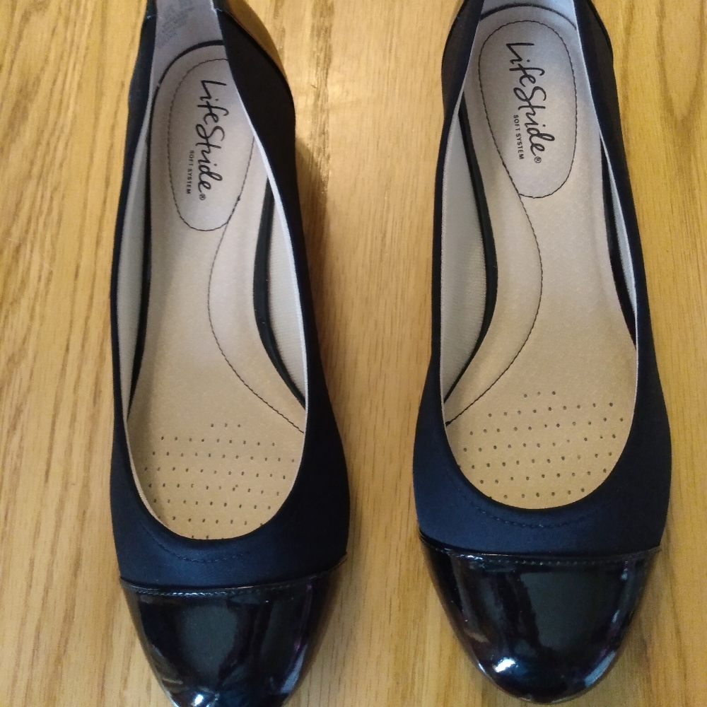 Shoes - Picture 2 of 4